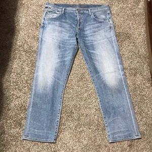Relaxed fit faded jeans
